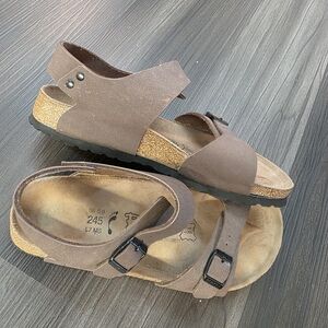 Womens Birkenstock Tan Sandals with Adjustable Straps